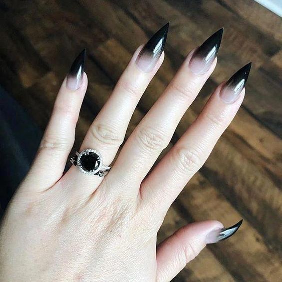 nail art halloween chic