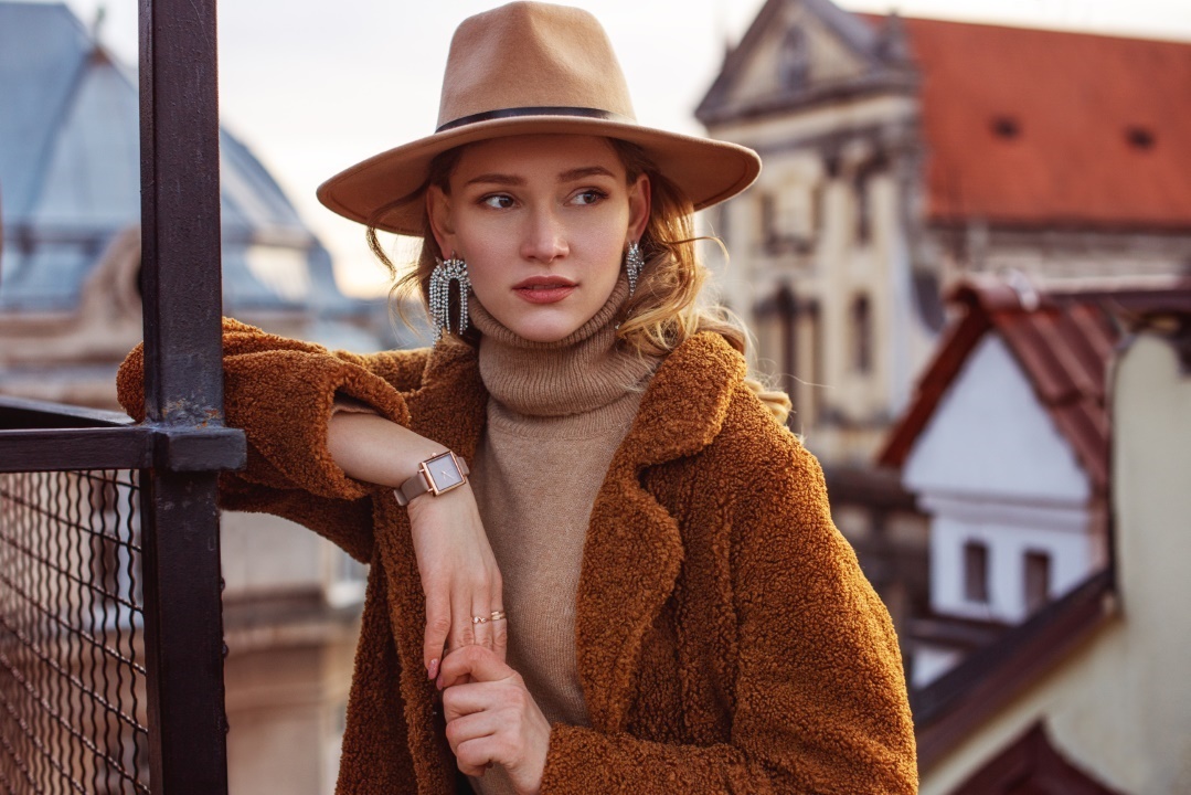 comment porter fedora femme